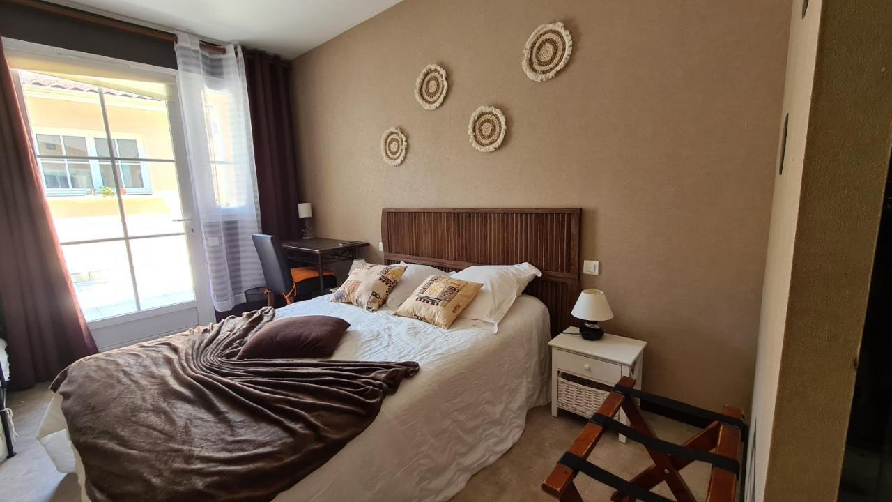Alysa Hotel Parthenay Exterior photo
